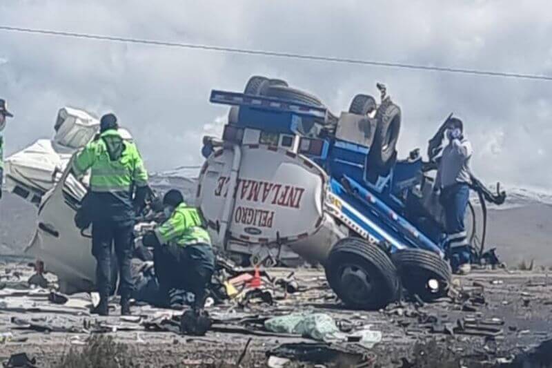 Trágico accidente ocurrió en el kilómetro 166 de la vía Arequipa-Puno.