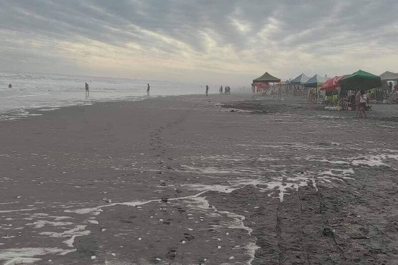 Población se preocupó porque el mar se estaba comportando de manera anómala.