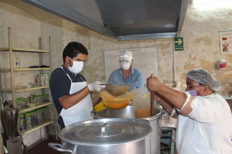 Comuna provincial solo abastece a comedores con conservas, arroz y aceite.