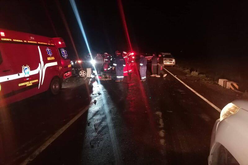 Vehículos quedaron destrozados.