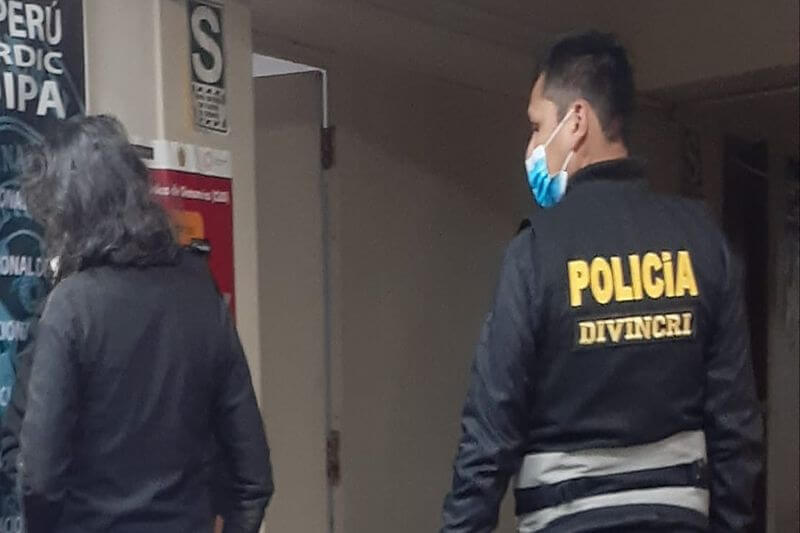 Mujer policía es investiga por el delito de tentativa de robo agrabado.