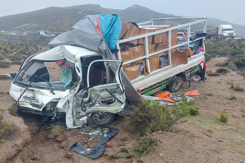 Vehículos protagonizaron accidente mortal. Unidades terminaron inservibles.