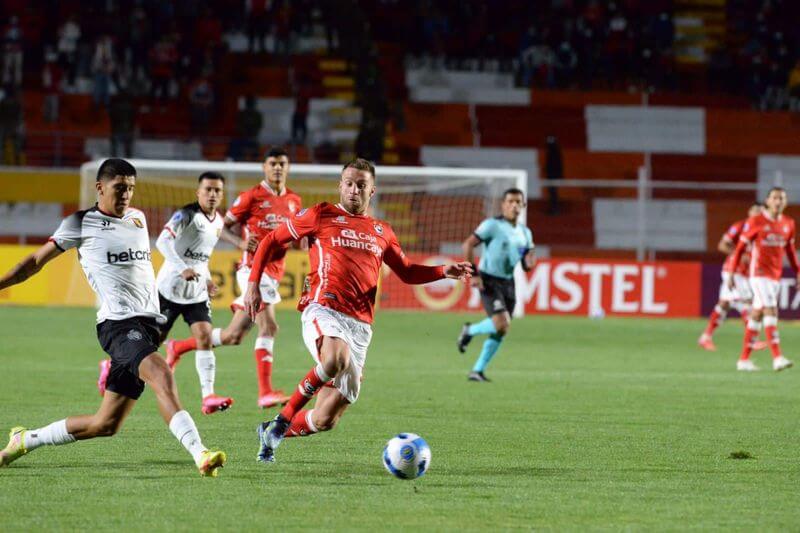 Melgar y Cienciano igualaron 1-1 en Cusco. La clasificación a la fase de grupos de la Copa Sudamericana se define en Arequipa el próximo martes.