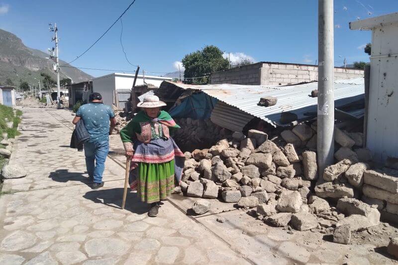 Más de 230 casas fueron afectadas por los movimientos, que podrían estar relacionados con la actividad volcánica.