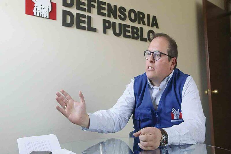 Defensor del Pueblo cuestiona comportamiento de gobernadora regional.