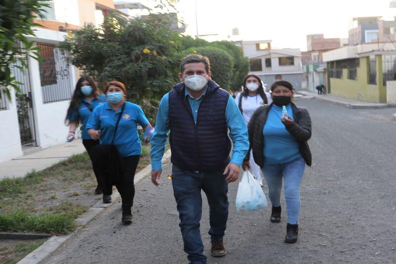 Político invierte buenas cantidades de dinero en campañas para llegar a un cargo público.