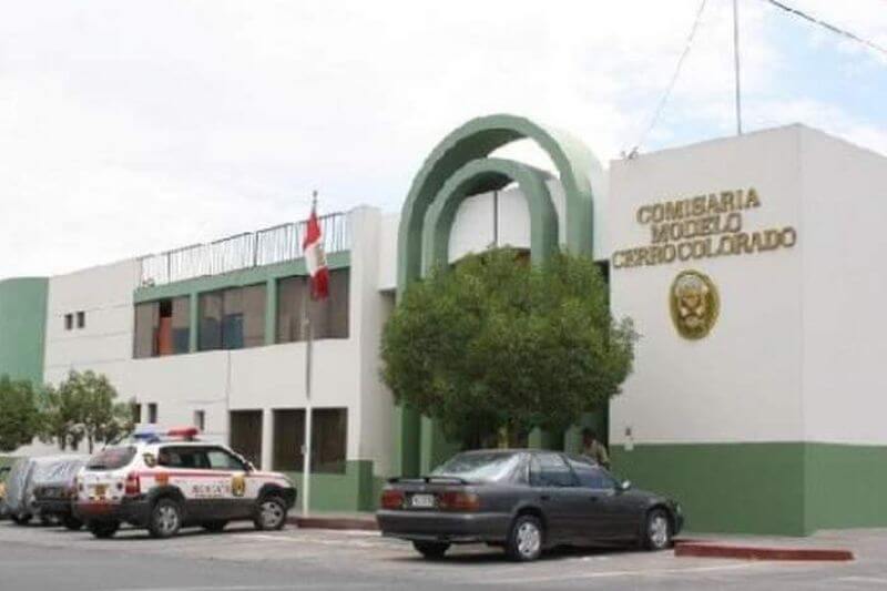 Profesora del colegio Miguel Ángel Cornejo negó las acusaciones.