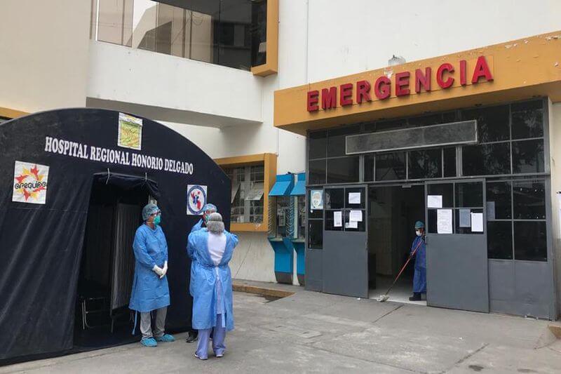 Medida de lucha de trabajadores de salud afecta a pacientes de hospital regional.