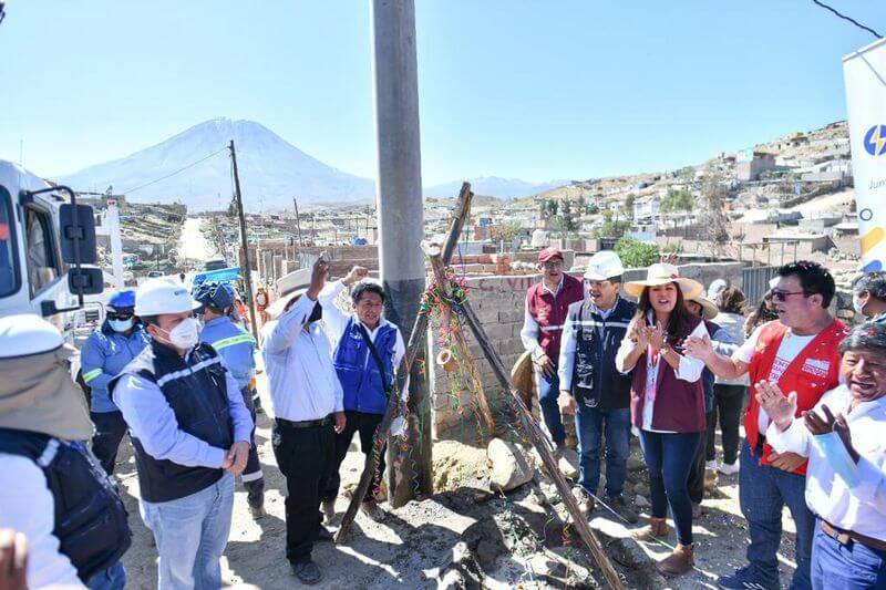 Autoridades, dirigentes y directivos de Seal participaron del inicio de la obra.