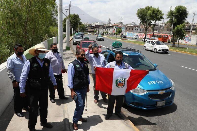 Conductores afectados por incremento de combustible en la región Arequipa.