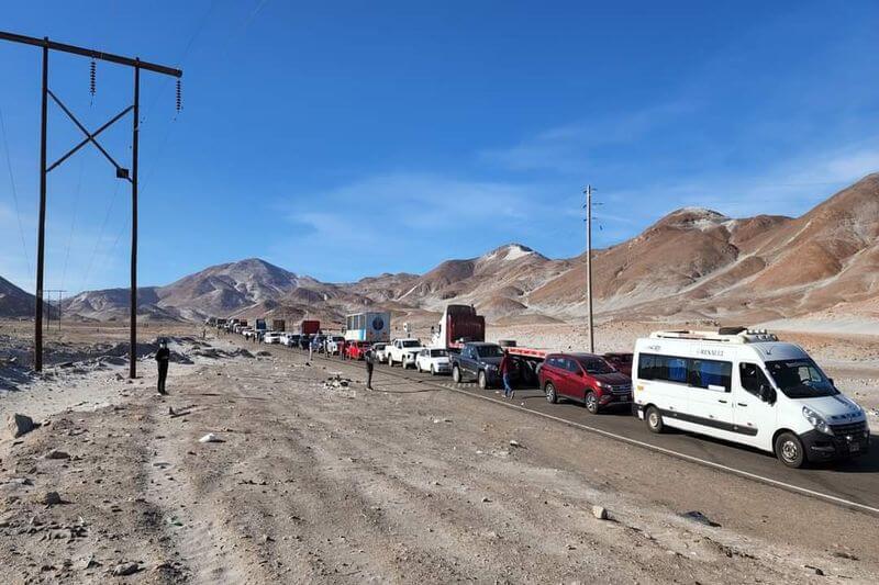 Conductores pernoctaron en el kilómetro 48 por paralización de transporte.