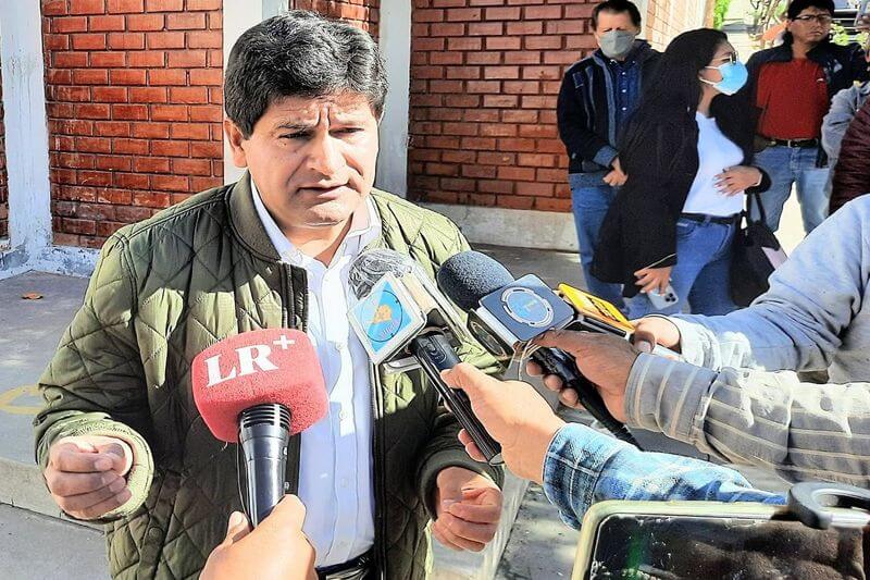 Exrector de la Unsa postula a gobernador de la región Arequipa.