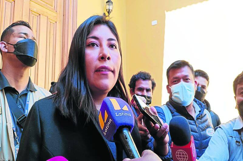 Betssy Chávez Chino informó de acciones para recuperar histórico inmueble.