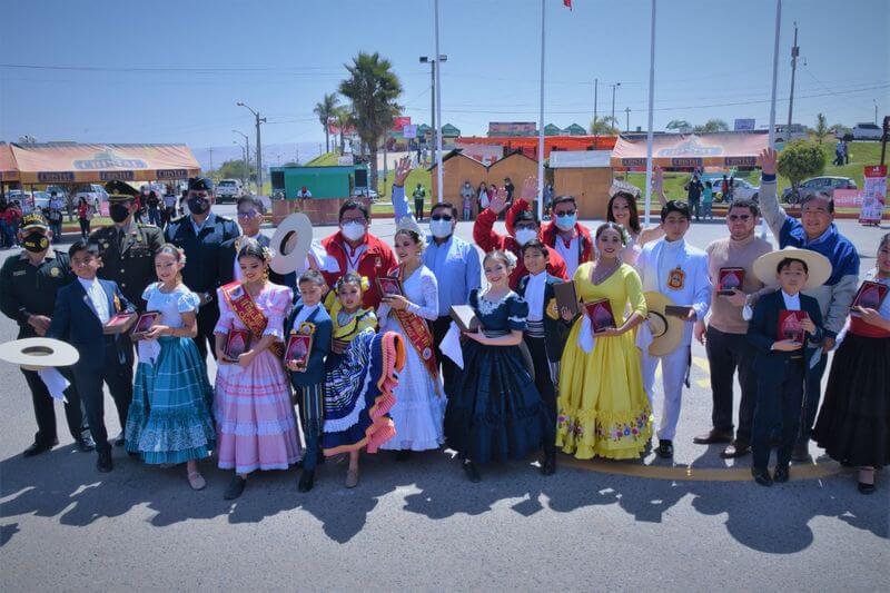 En ceremonia de inauguración reconocieron a danzantes de marinera.