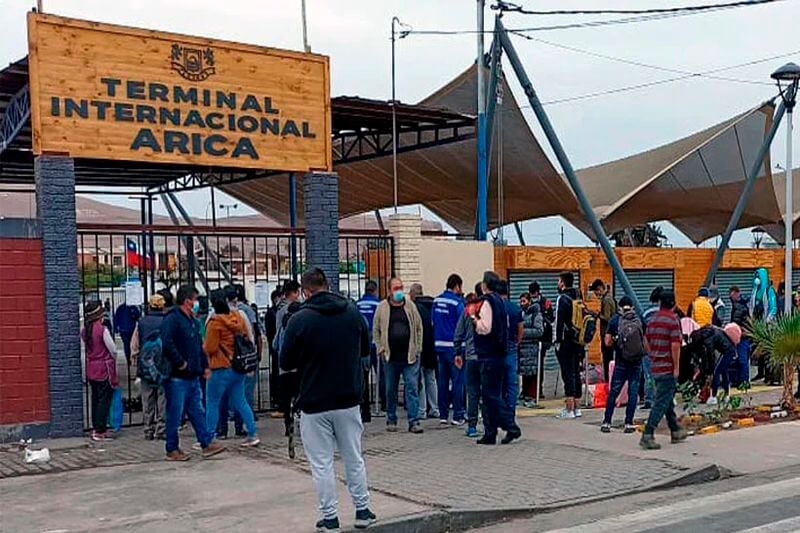 Comerciantes son impedidos de ingresar a terminal internacional de Arica.