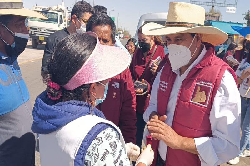 Candidato recorrió la margen derecha del Cono Norte y recibió el apoyo de los vecinos.