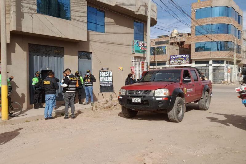 La víctima fue atacada cuando estaba sola en su tienda.