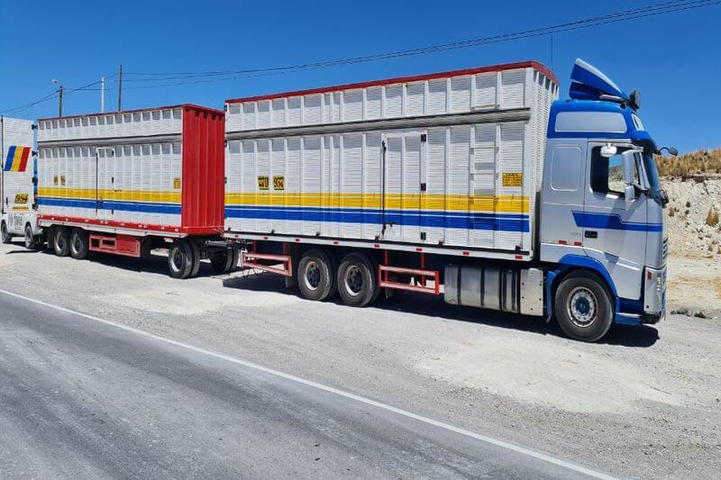 Agentes lograron incautar la ropa que estaba escondida.