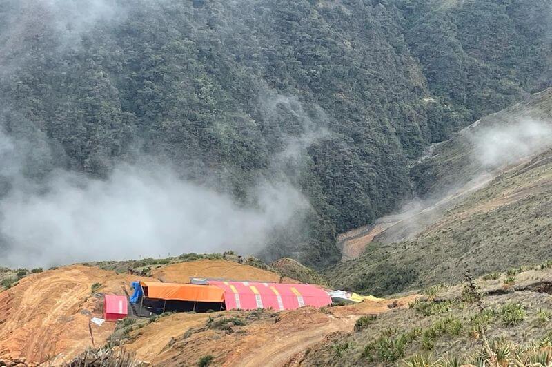 Esta es la poza de cianuración de la mina Santa Fe.