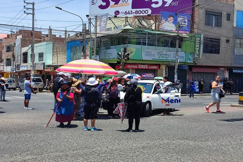 Manifestantes bloquearon vías en varios puntos.