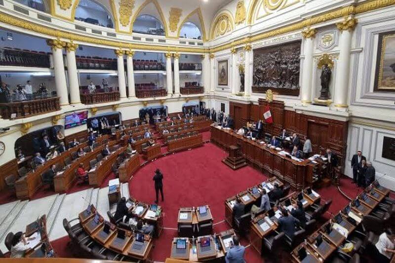 Dos congresistas por Puno votaron en contra.