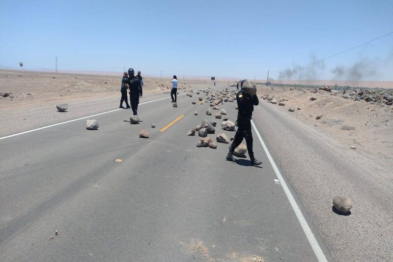 Cerca de dos horas estuvo bloqueado el paso de suministros de primera necesidad.