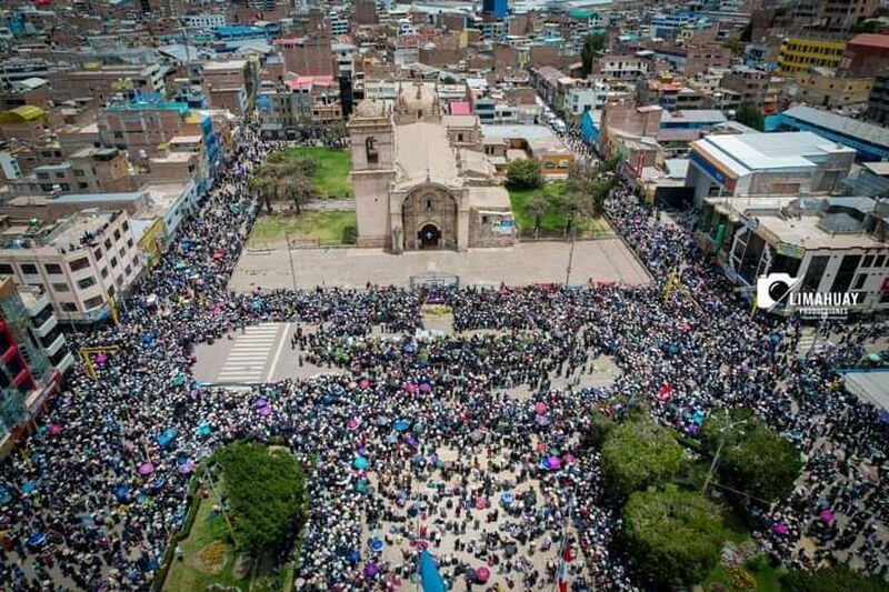 Espectacular vista de la multitudinaria despedida.