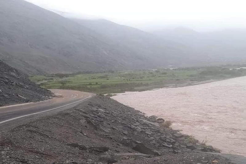 Caída de vehículo se produjo por los huaicos que azotaron a Secocha.