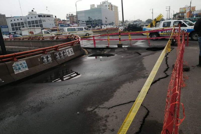 Peatones y vehículos no podrán usar la vía hasta que esté reparada.