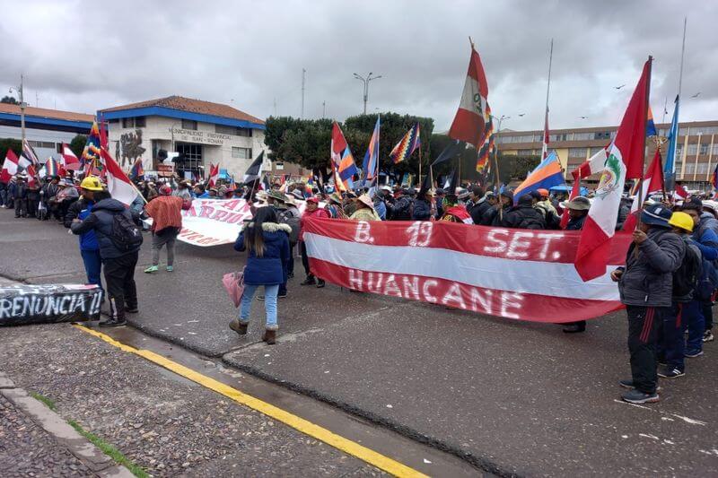 Llegaron hasta la Plaza de Armas de Juliaca.