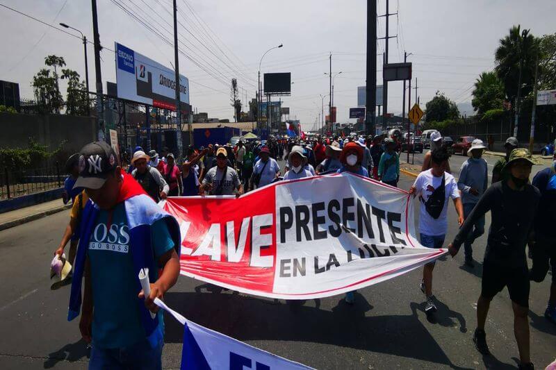 Protesta pacífica fue atacada vilmente con perdigones.