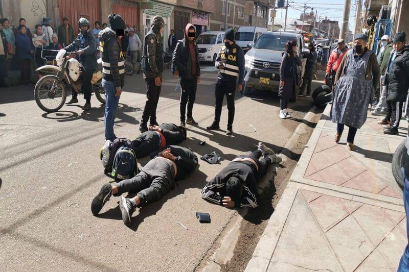 Los forajidos fueron atrapados cuando quisieron huir.