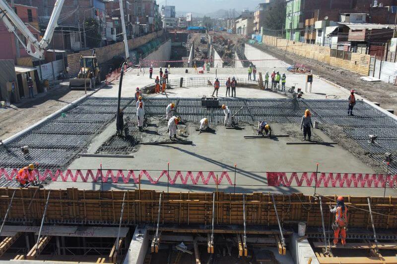 Vecinos de la zona son afectados porque trabajos interrumpen paso y comercio.