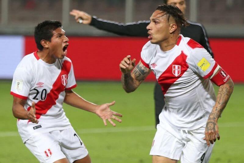Los 5 mejores futbolistas peruanos de la historia
