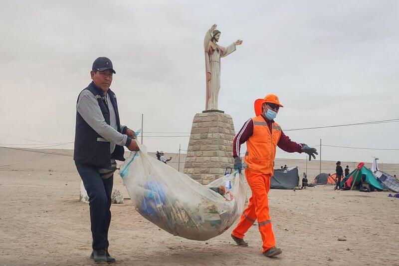 Limpieza se realiza para evitar complicaciones de salud de migrantes varados.