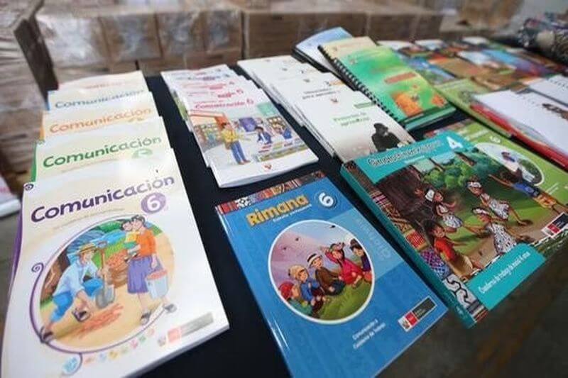 Padres de familia deben abrigar mejor a sus hijos para asistir a centros educativos.