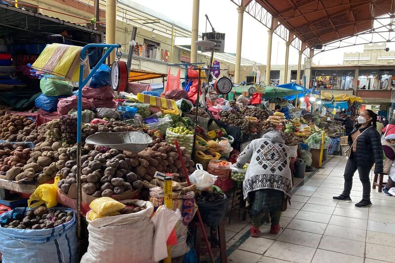 Productos de primera necesidad incrementaron de precio.