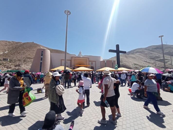 Tráfico vehicular incrementó por salida de buses a Santuario de Chapi.