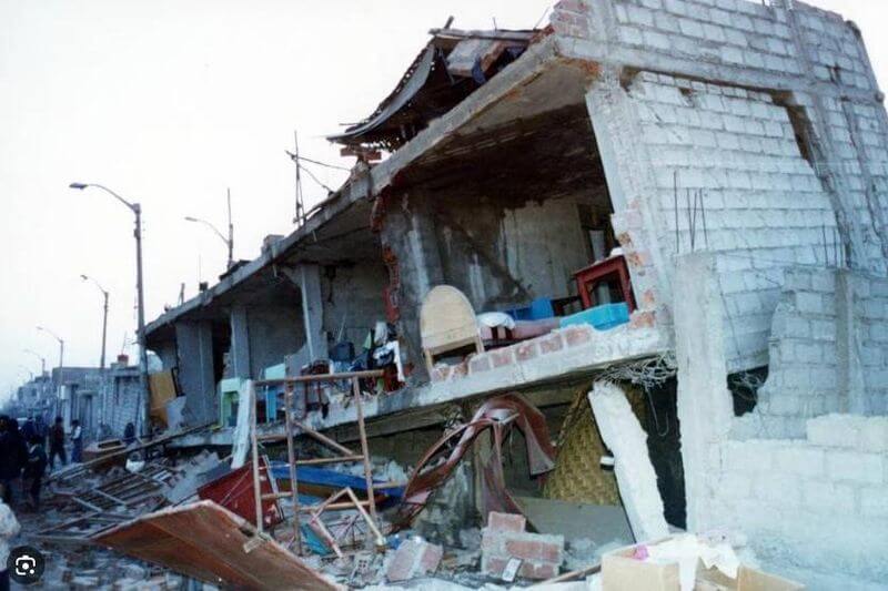 Después del terremoto del 23 de junio de 2001 en el distrito Ciudad Nueva se ha vuelto a construir viviendas sobre el mismo suelo donde se derrumbaron muchas viviendas.