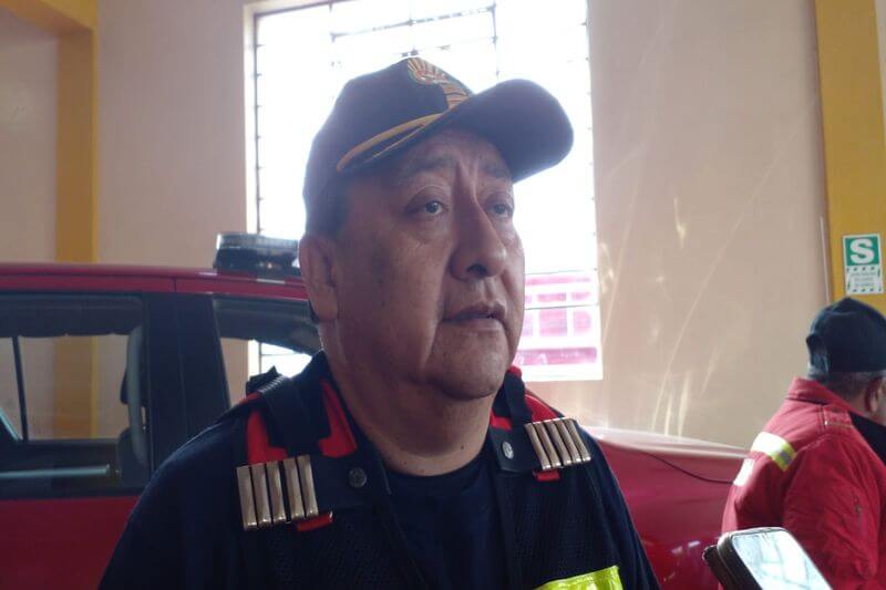 Comandante de los bomberos en Tacna, Walter Sánchez Esquiche.
