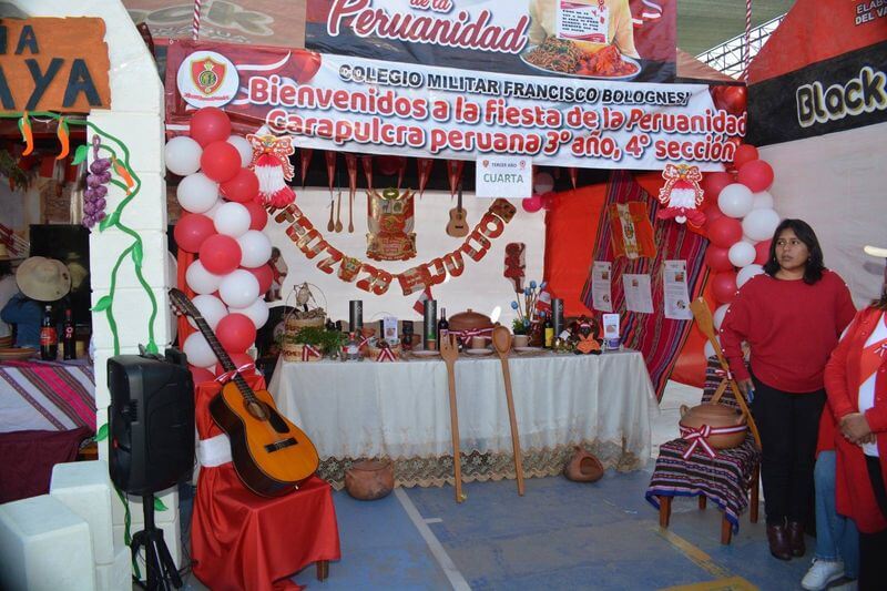 Cadetes, personal administrativo y padres de familia degustaron de los platillos.