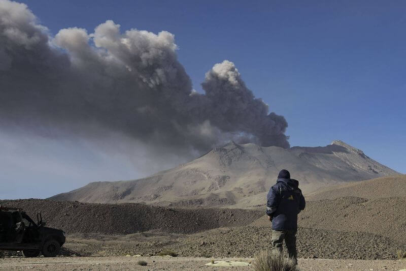 Bomberos registraron nivel de ceniza en Puno.