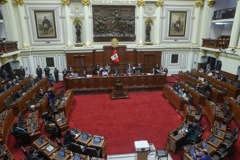 Ex perulibrista estuvo ayer en la ciudad de Puno.