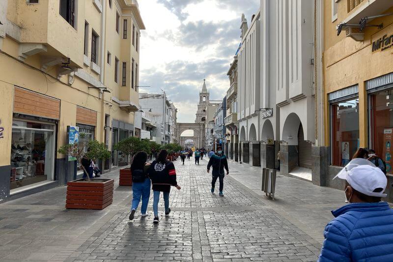 La mayoría de arequipeños tiene un empleo informal, sin ningún beneficio.