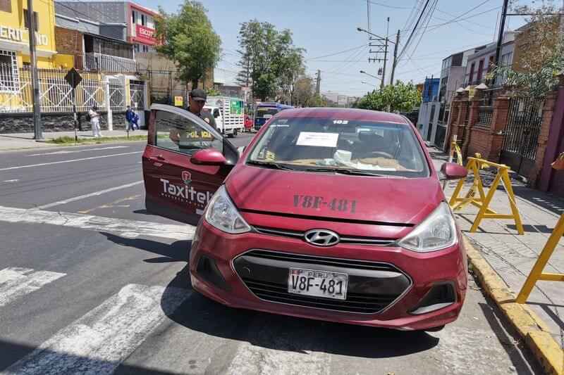 Detenido conducia vehículo cuando supuestamente fueron asaltados.