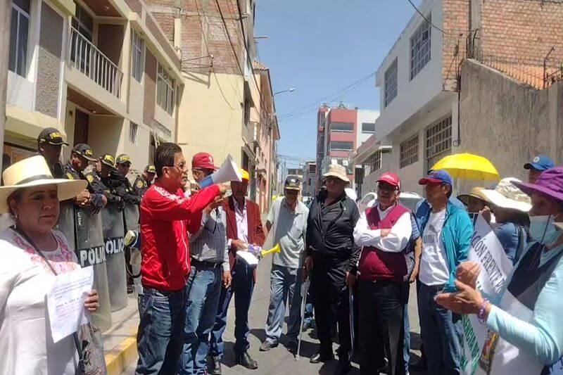 Familiares de policías tampoco son atendidos como corresponde.