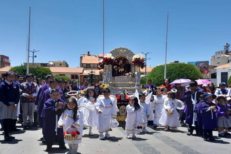 Niños participaron de procesión infantil.