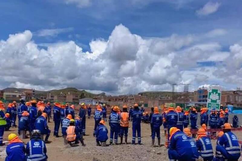 Trabajadores de obra piden cumplir compromisos.