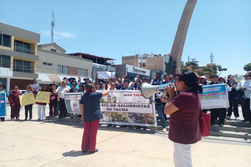 Trabajadores sanitarios no descartan inicio de huelga indefinida.