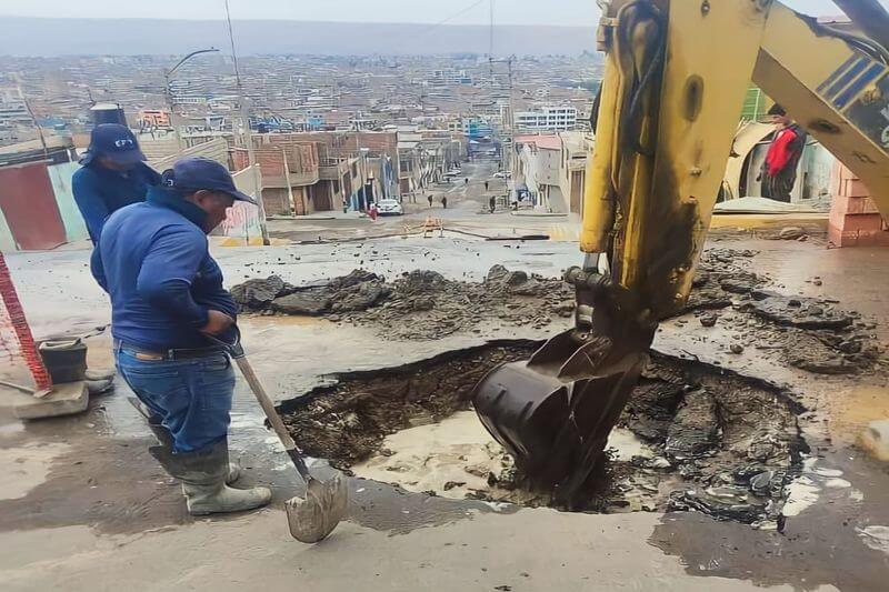 Población deploró tardía reacción de EPS Tacna.